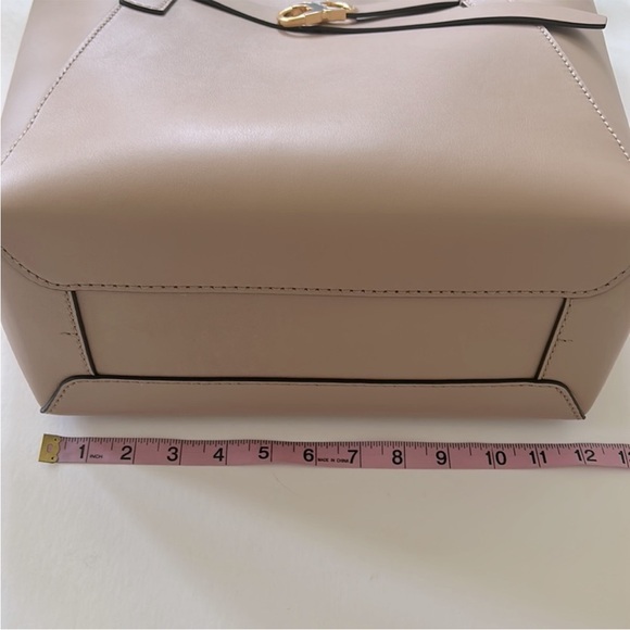 Tory Burch Gemini Leather Tote in Perfect Sand - Picture 14 of 15